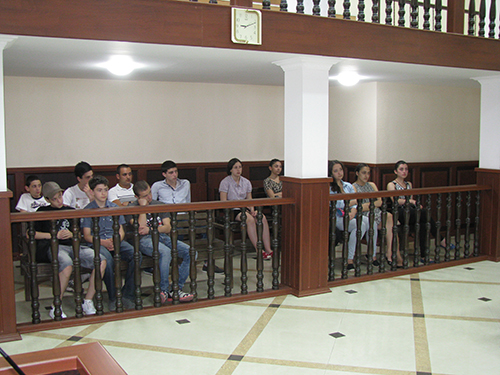 ქუთაისის საქალაქო სასამართლოს საზაფხულო სკოლის მოსწავლეები ესტუმრნენ